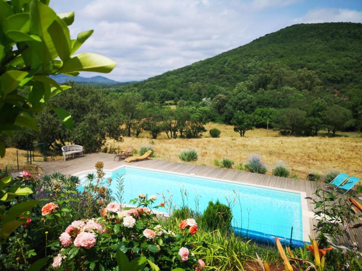 Domaine De Montbarri Couette-café *
